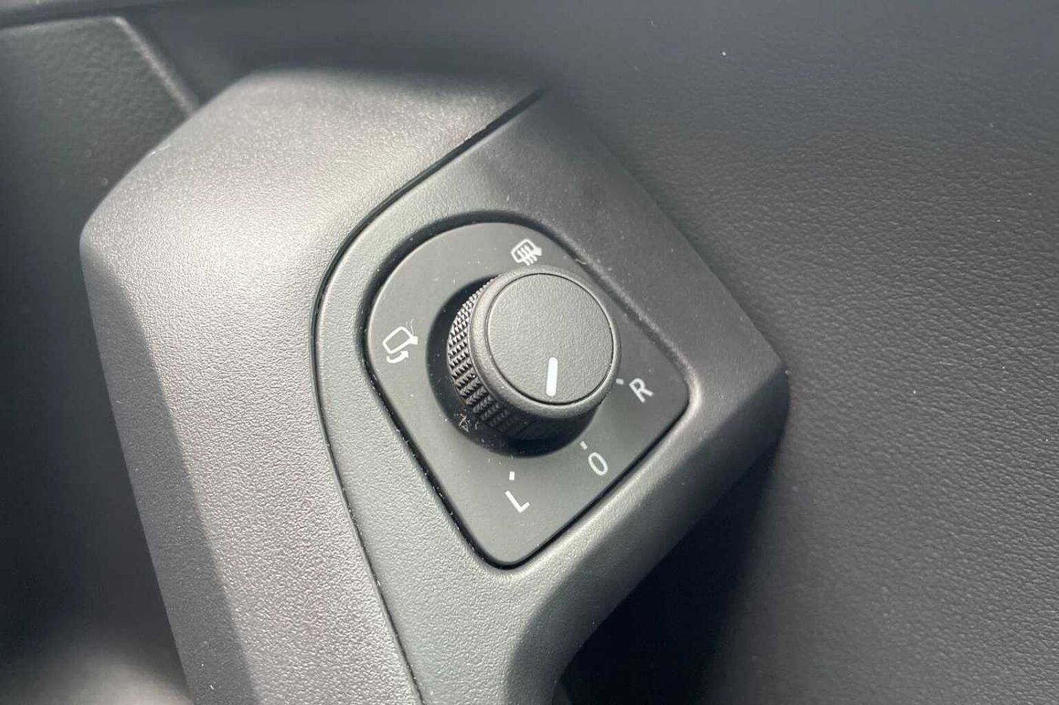 SEAT Ateca 1.5 TSI EVO FR Black Edition SUV 5dr Petrol Manual Euro 6 (s/s) (150 ps)