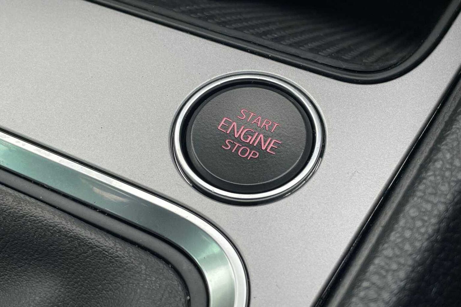 SEAT Ateca 1.5 TSI EVO FR Black Edition SUV 5dr Petrol Manual Euro 6 (s/s) (150 ps)