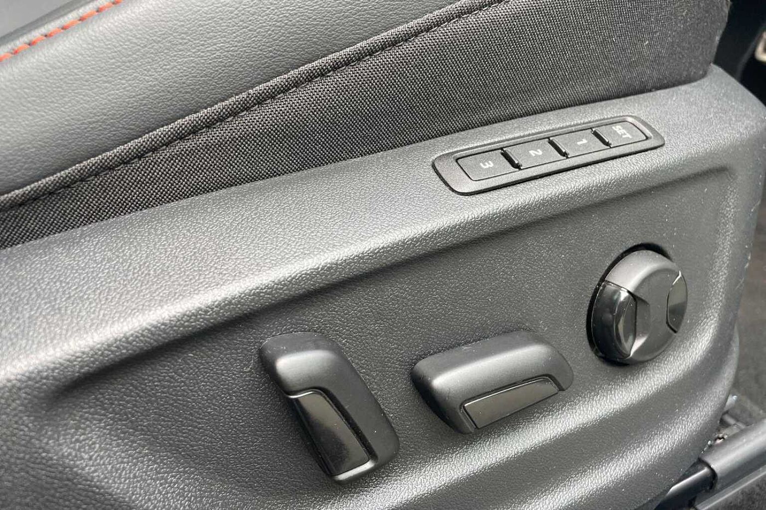 SEAT Ateca 1.5 TSI EVO FR Black Edition SUV 5dr Petrol Manual Euro 6 (s/s) (150 ps)