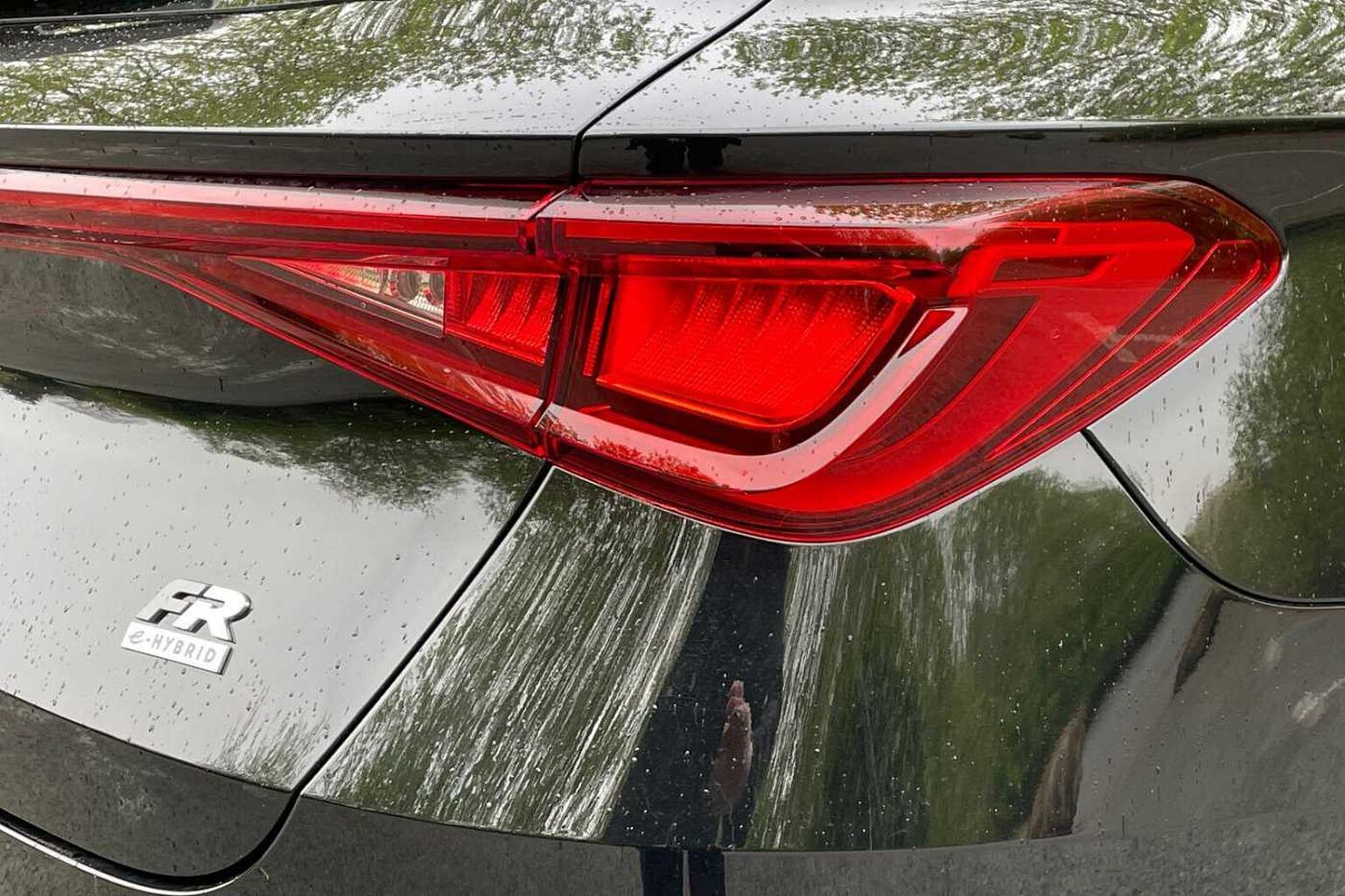 SEAT Leon 1.5 eHybrid 25.8kWh FR Sport Estate 5dr Petrol Plug-in Hybrid DSG Euro 6 (s/s) (