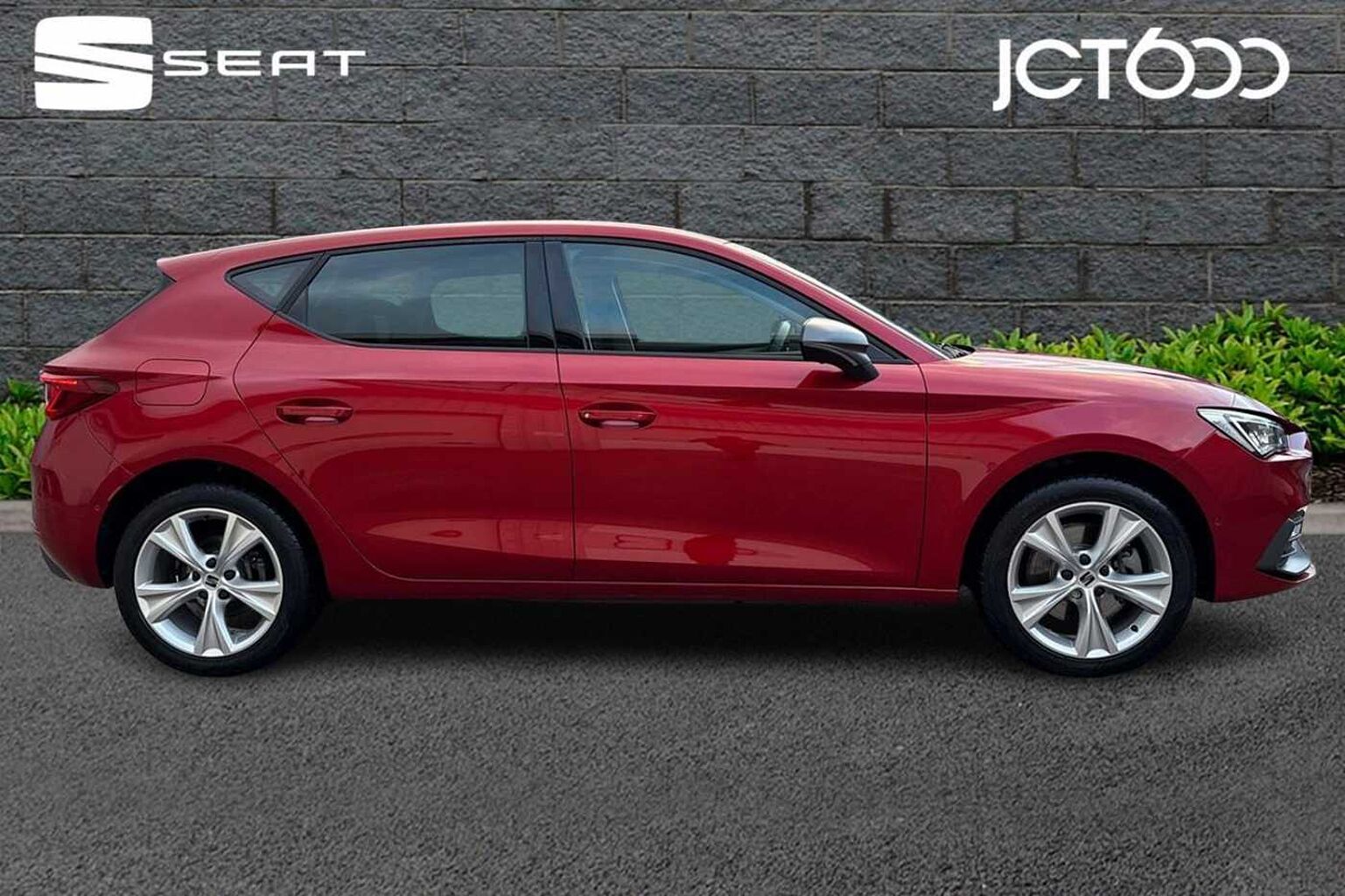 SEAT Leon 1.4 eHybrid 13kWh FR Hatchback 5dr Petrol Plug-in Hybrid DSG Euro 6 (s/s) (204 p