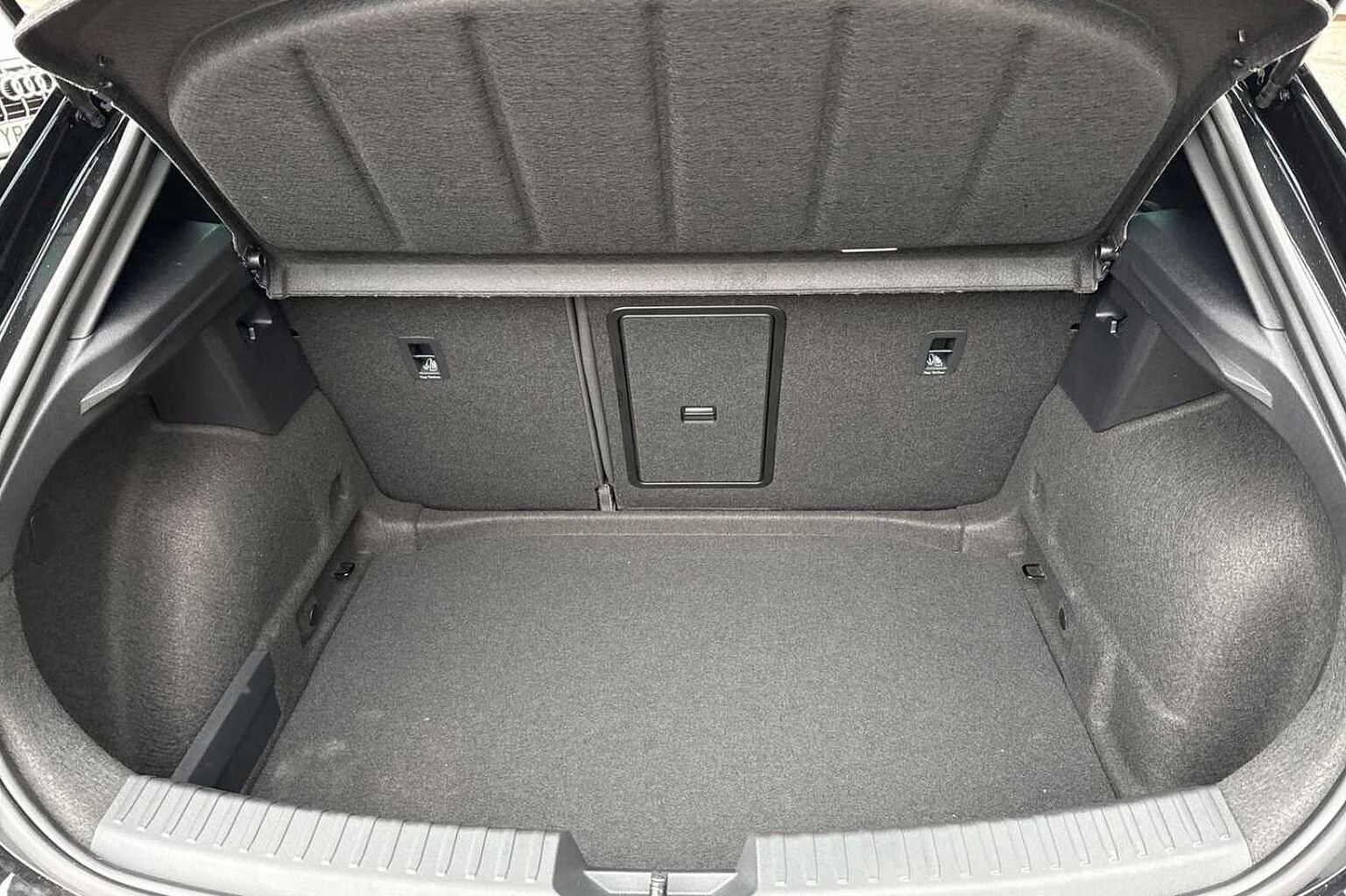 SEAT Leon 1.5 eTSI MHEV FR Black Edition Hatchback 5dr Petrol Hybrid DSG Euro 6 (s/s) (150